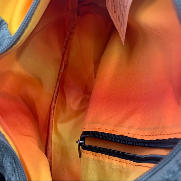 Loungefly Overwatch sling bag - Picture 2 of 8